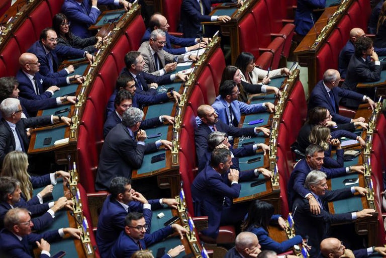 Factbox-key points in Italy's new electoral law