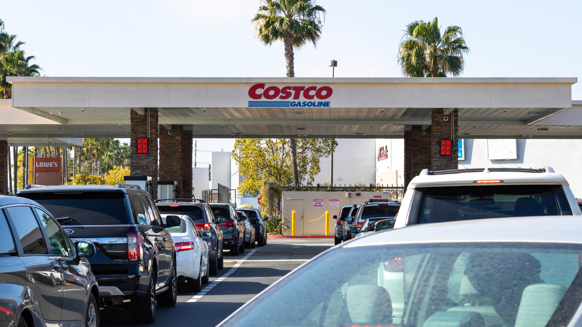 Costco members say this frustrating gas pump problem keeps wasting ...