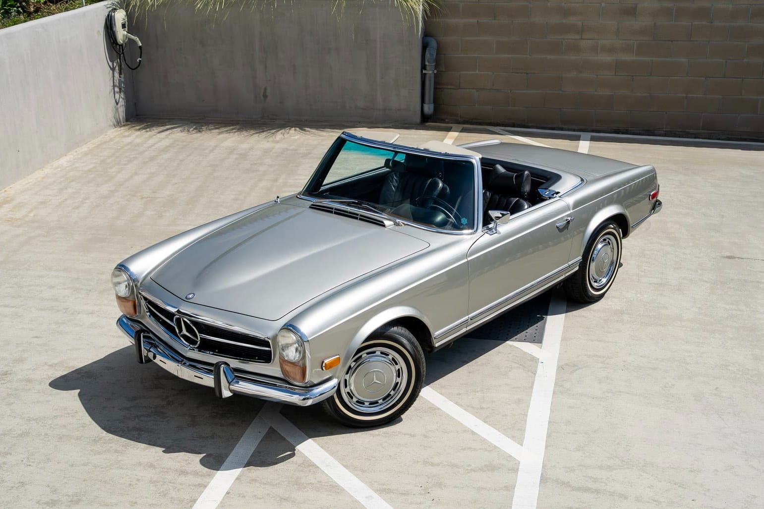 12,000-mile 1971 Mercedes-Benz 280SL Pagoda is up for auction on Bring ...