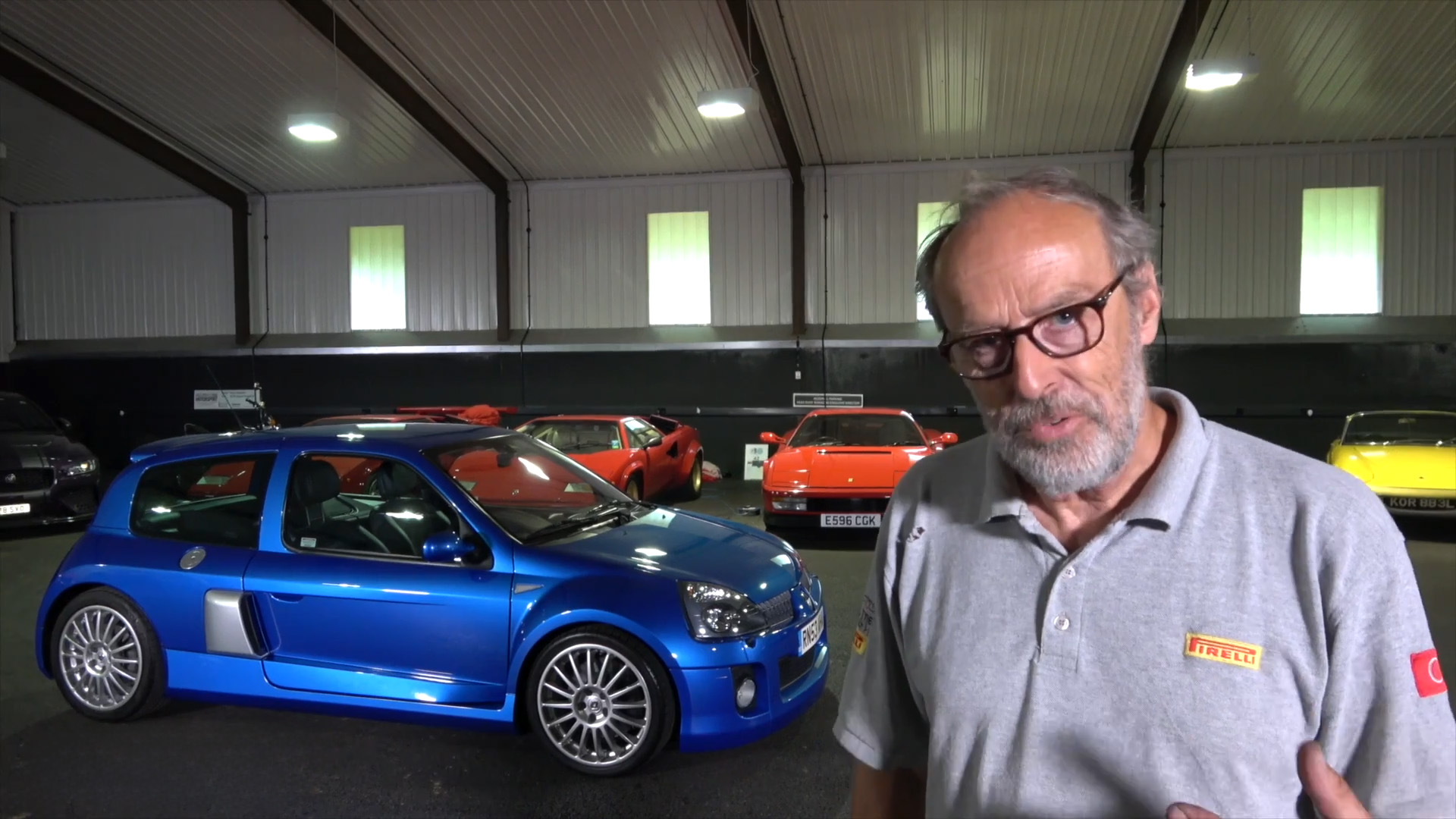 Reviewing the legendary 255 horsepower Renault Clio V6 Phase 2