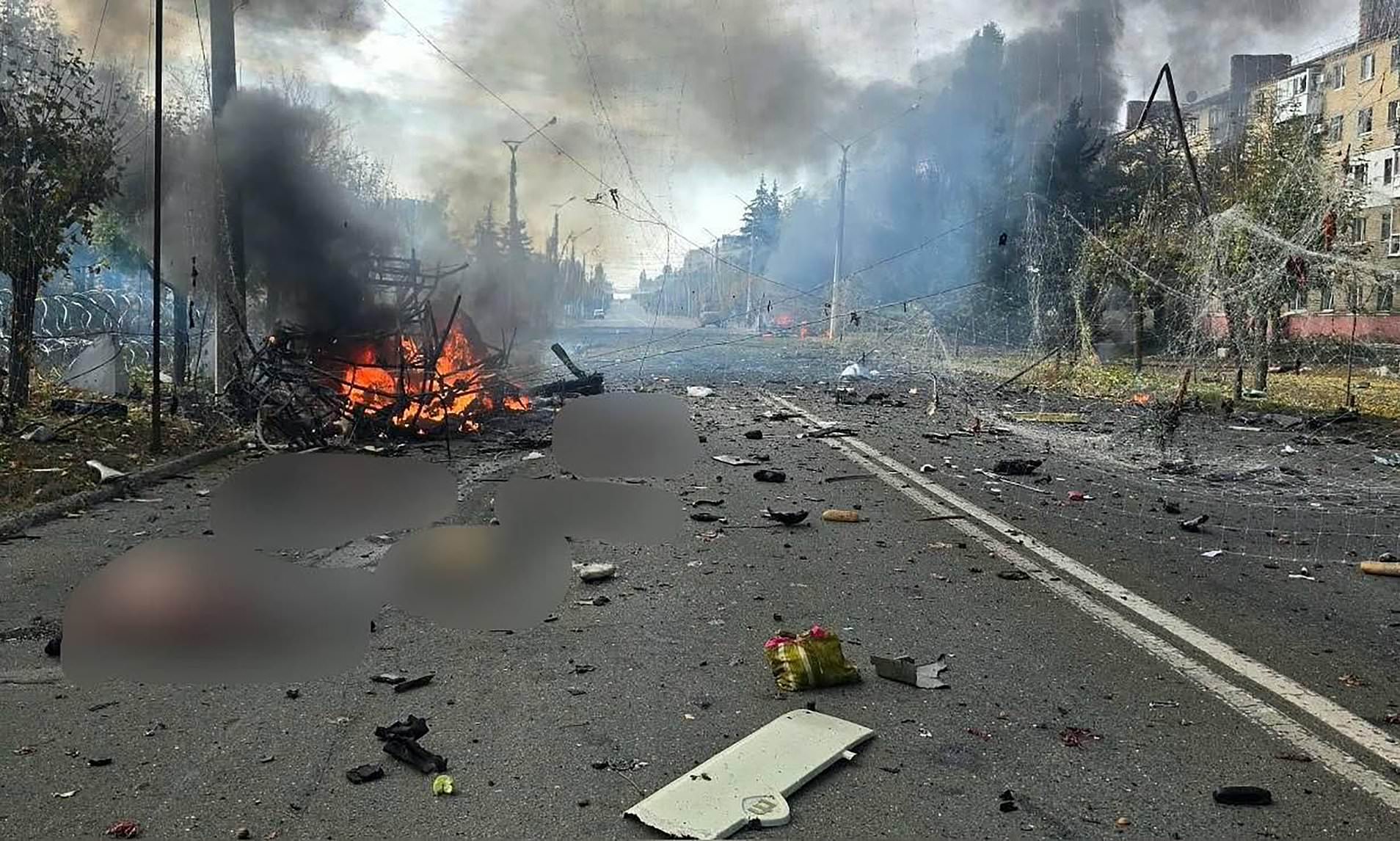 Horror as buses are destroyed by Russian strike, killing more than 30 ...