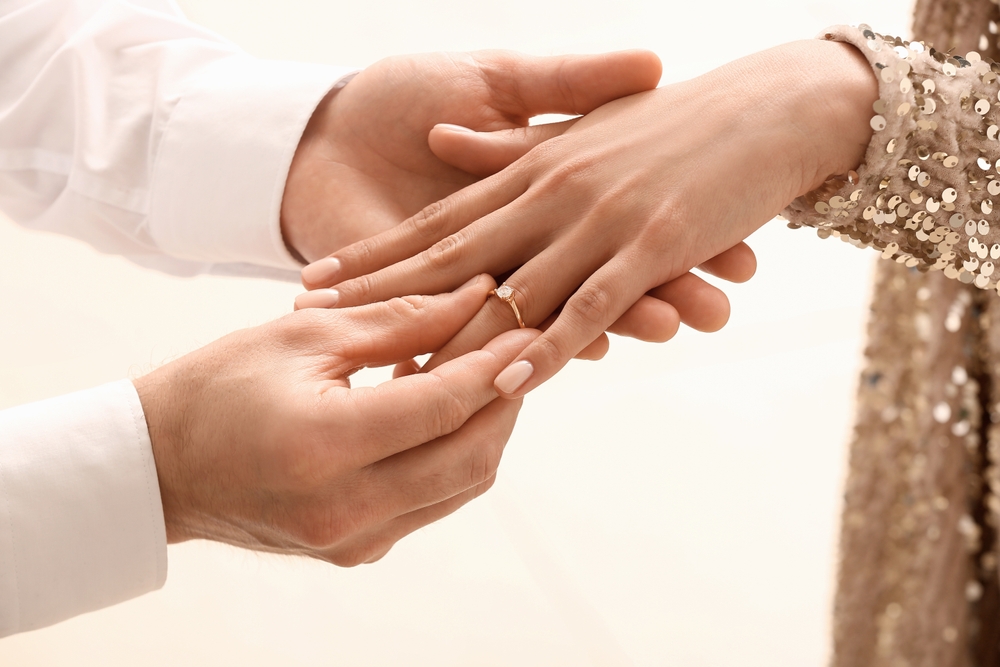 Couple’s proposal interrupted by racist woman – 'go back to Mexico'