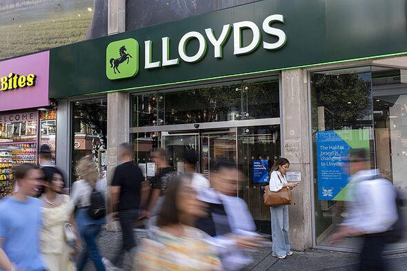 Lloyds Bank makes major £15 change to current account