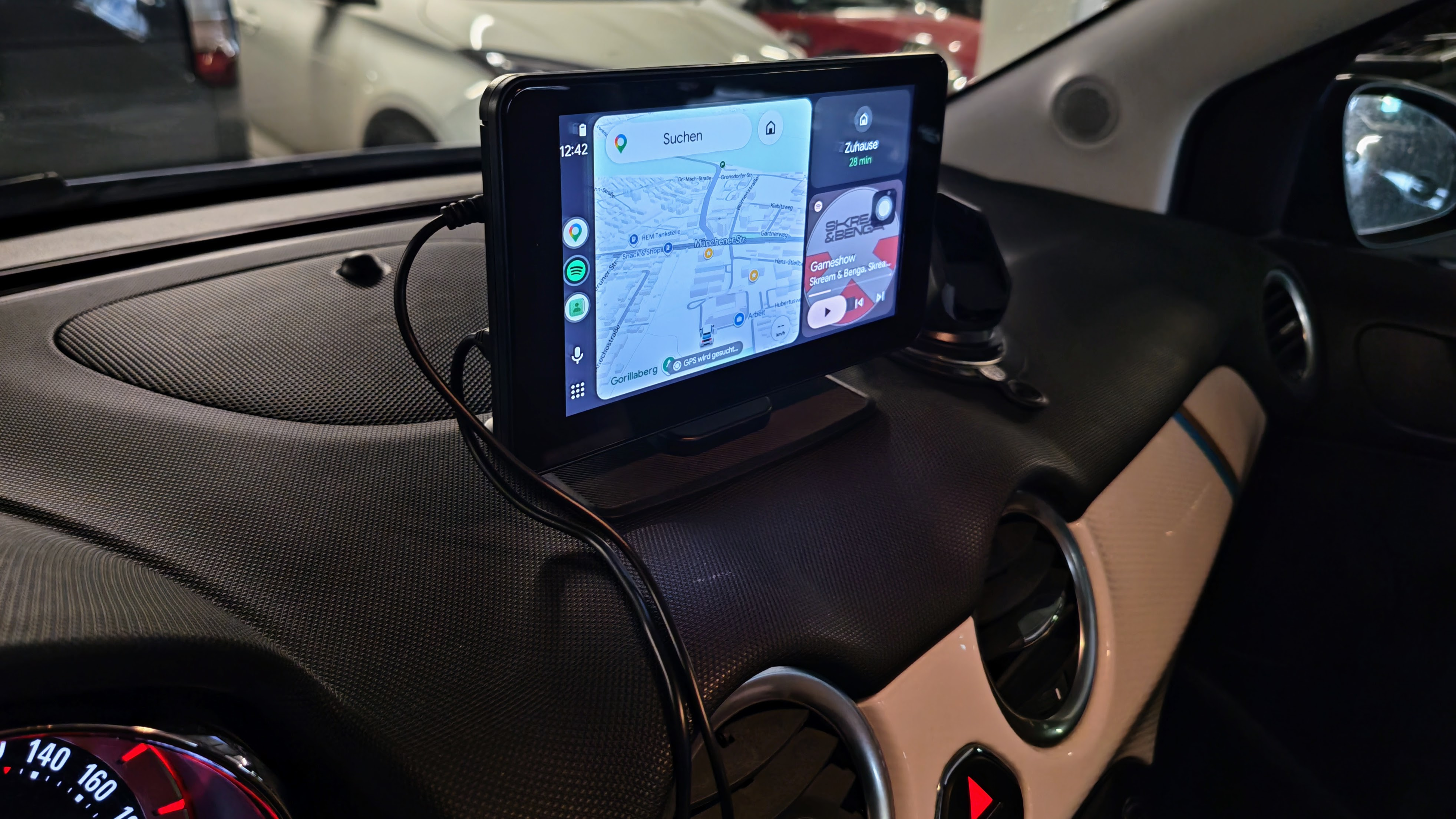 Smartes Auto-Display von Aldi im Test: Carplay & Android Auto für 30 Euro