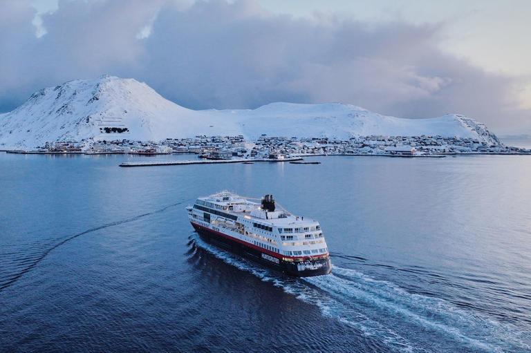 Why more travelers are cruising the Arctic in the winter