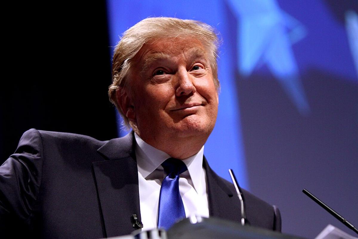 Trump sparks 'leg brace' rumours after viral video shows him walking ...