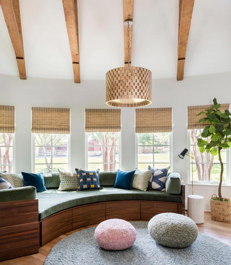 Designers say you shouldn’t paint your living room your favorite color ...