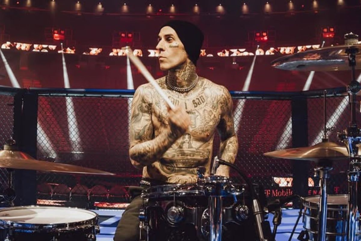 What happened to Travis Barker? Musician shares hospital photos as ...