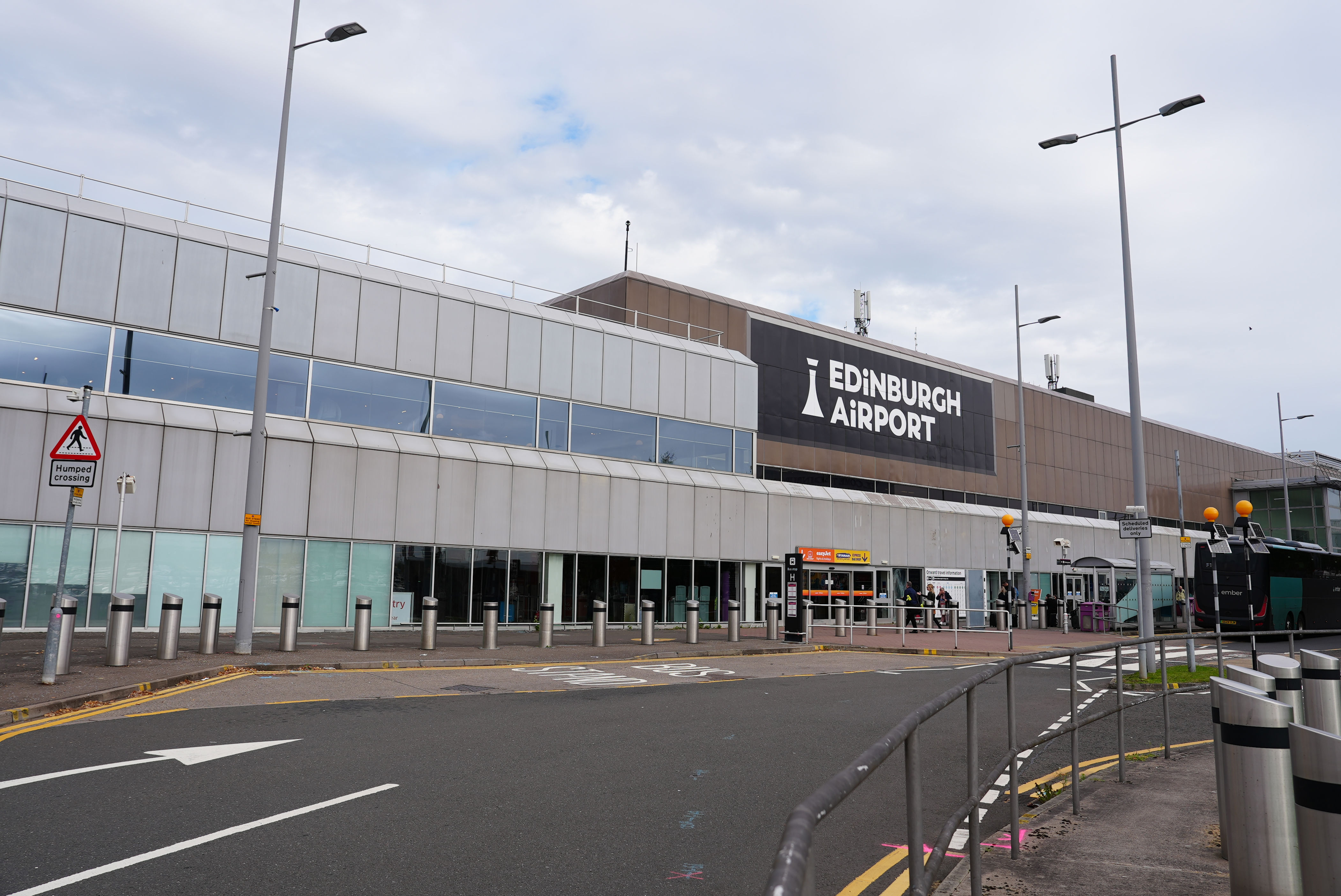 It defies logic: Passengers despair at woeful Edinburgh Airport arrivals