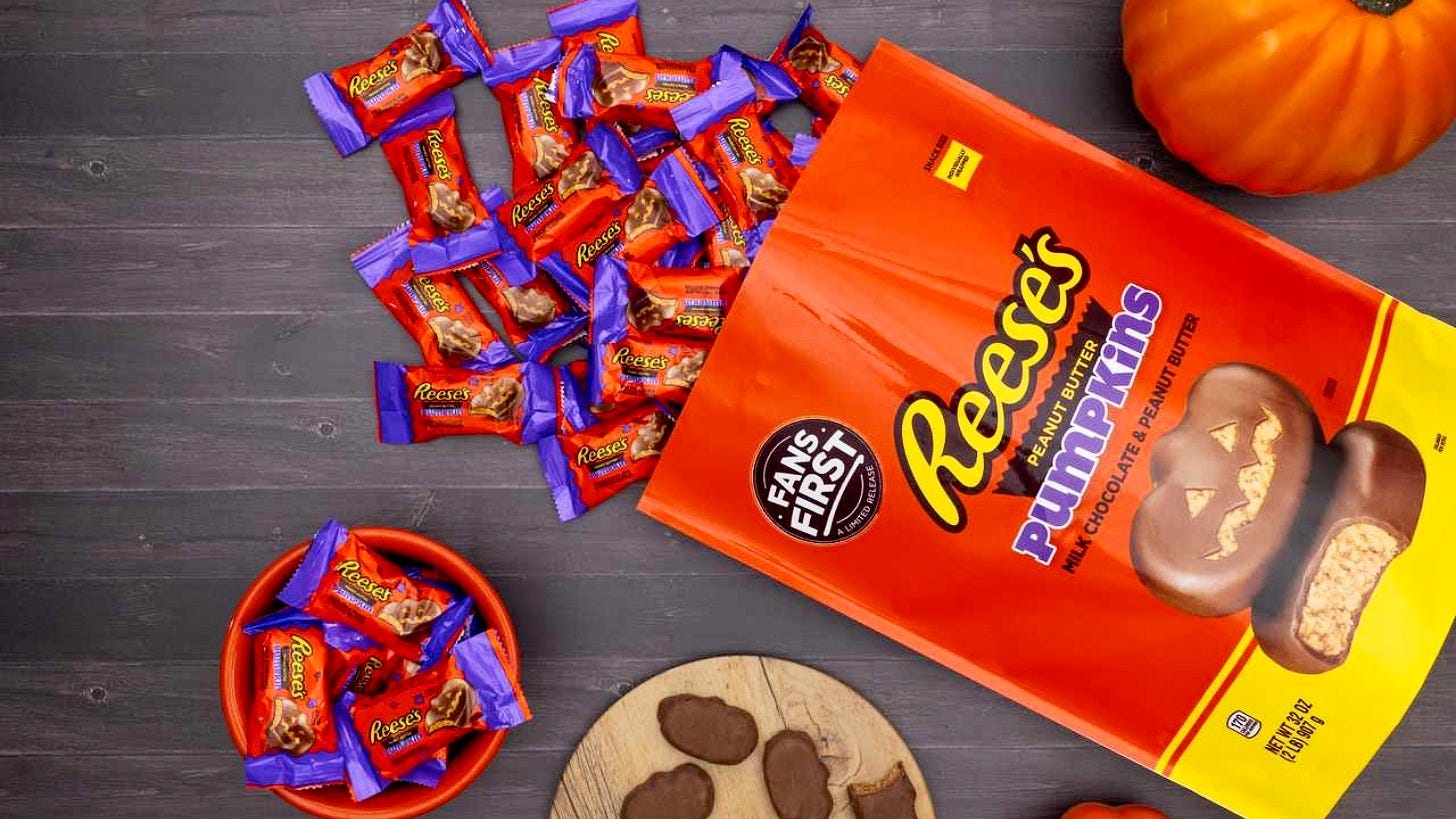 Reese's pumpkins bags now say 'Carving not on actual product'
