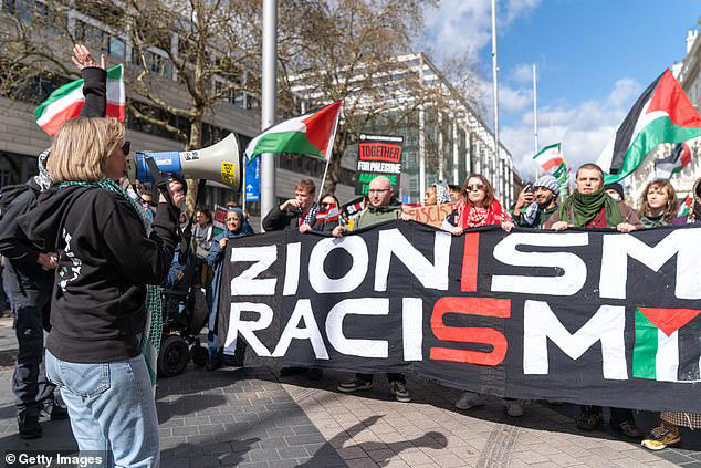Green activist who said she was 'naive' to oppose Hamas is now handling ...