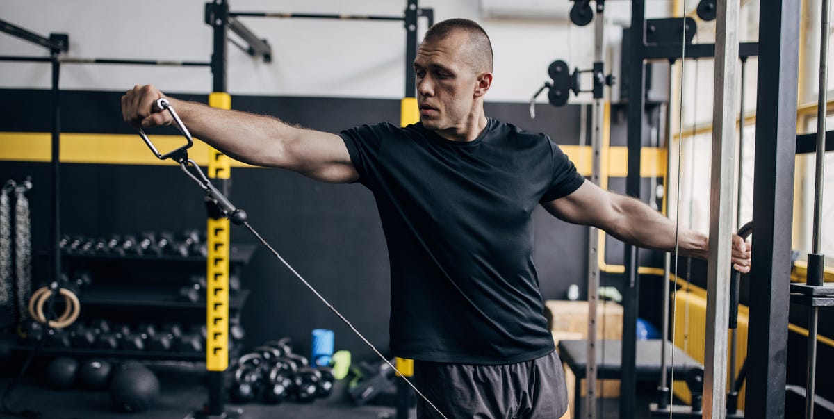 Build bigger, broader shoulders by dropping the weight – how to do the ...
