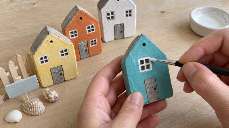 How to make mini coastal clay houses for a beachy display