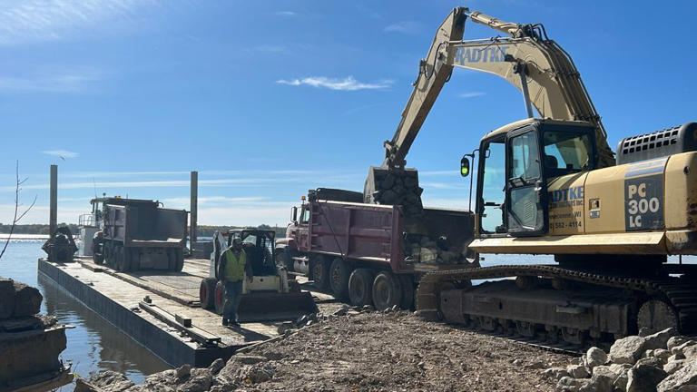 Lake Butte des Morts breakwall restoration project restoring eroded ...