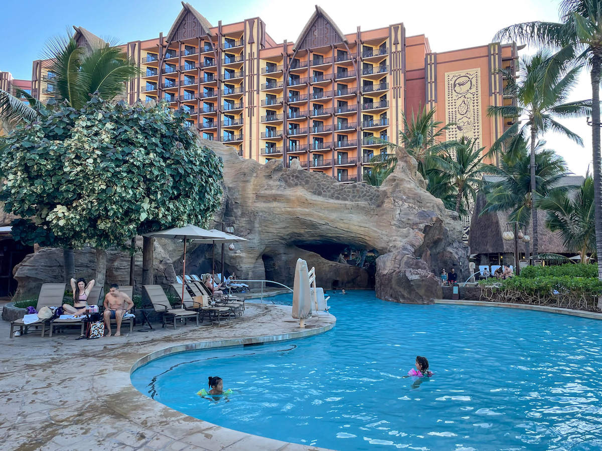 Hawaii hotels for a family of 5 or 6: rooms that actually fit everyone