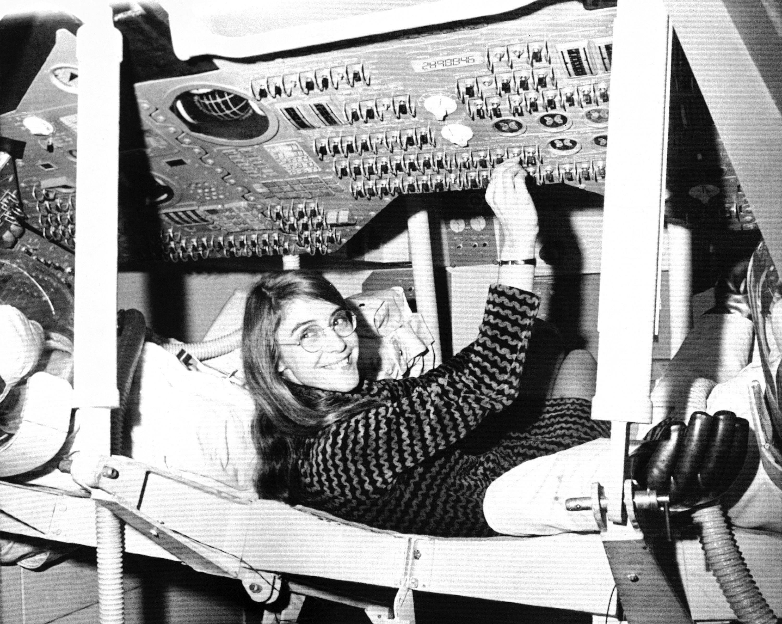 Margaret Hamilton dies at 90. Her programming helped astronauts reach ...