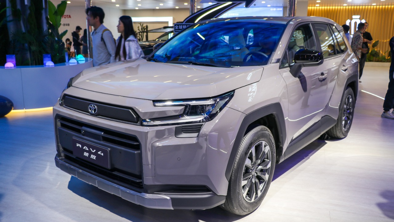 Toyota is recalling about 31,000 RAV4 plug-in hybrids that can lose ...