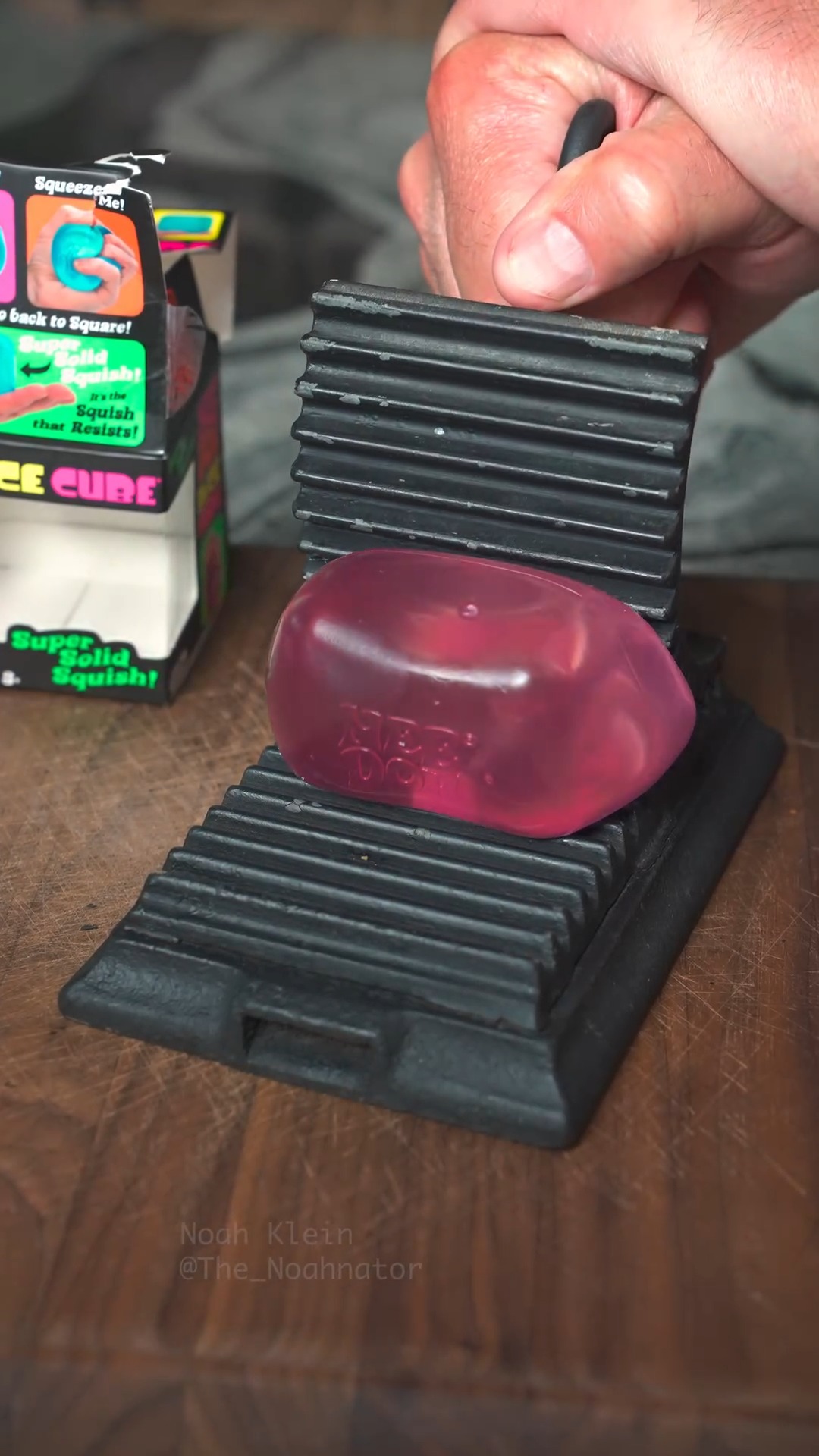 Nee Doh cube vs hand press