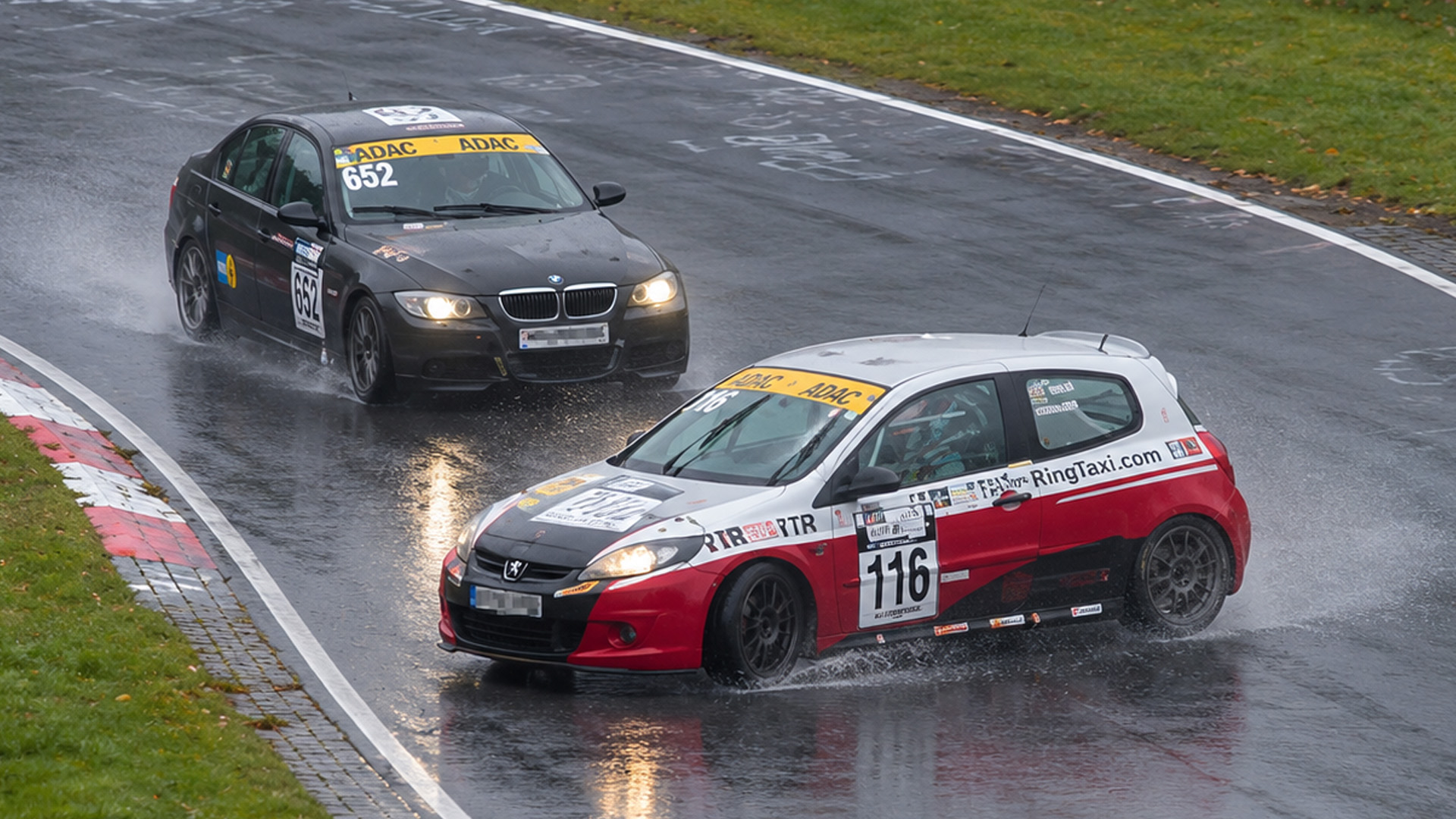 Nürburgring RCN brings fast race cars onto the Nordschleife