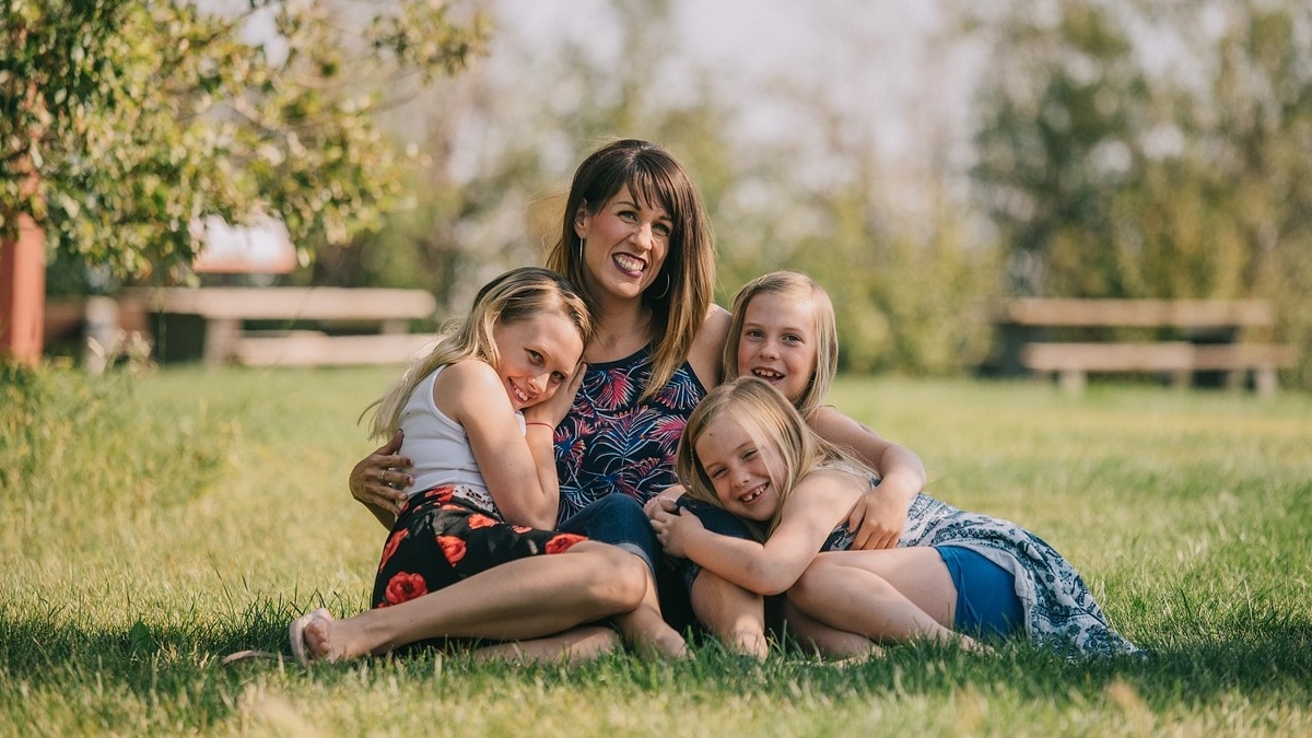 Genetic traits you may inherit from your mom, according to science