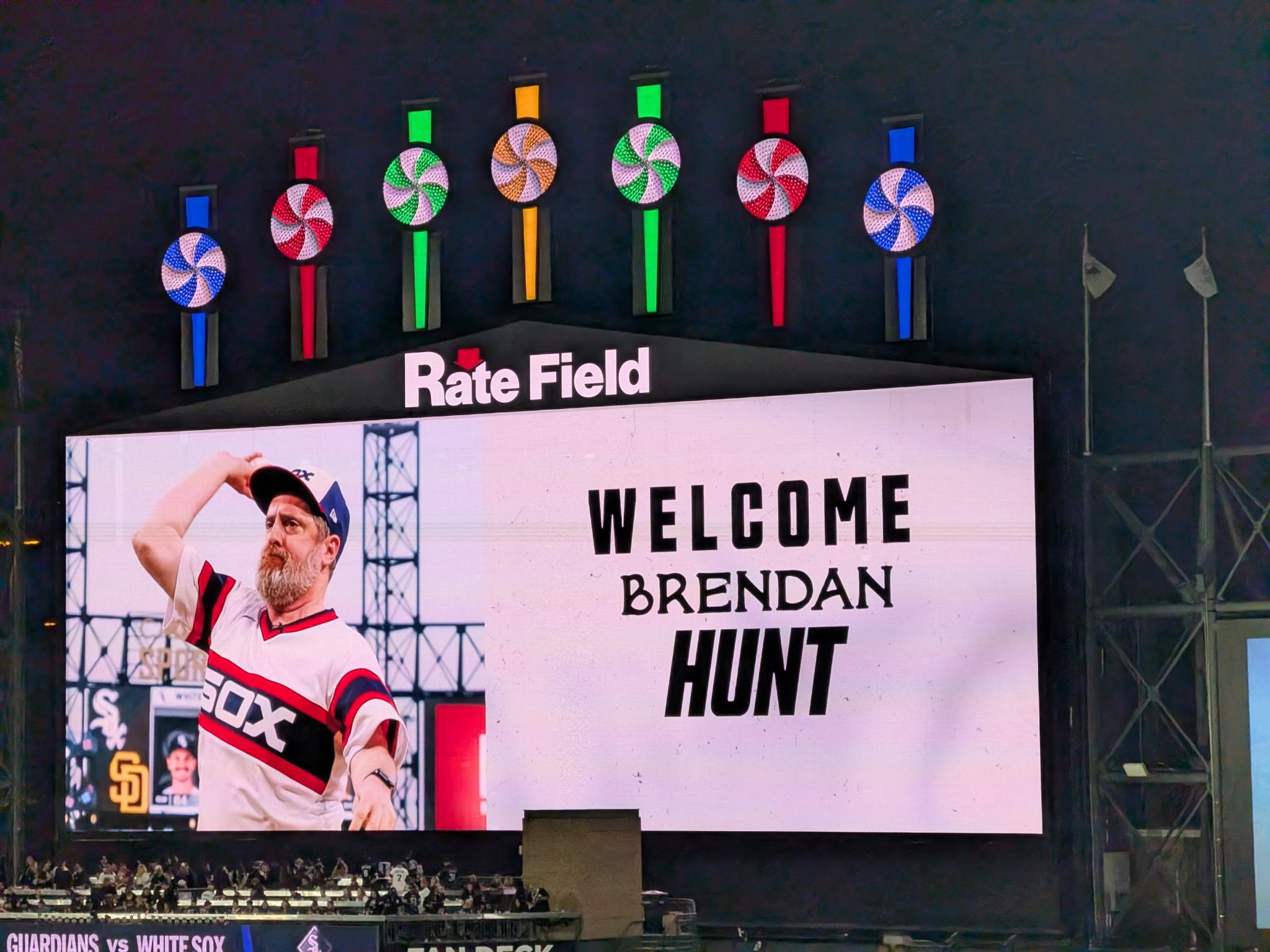 Who threw out the first pitch at the White Sox vs. Guardians ALDS Game 4?