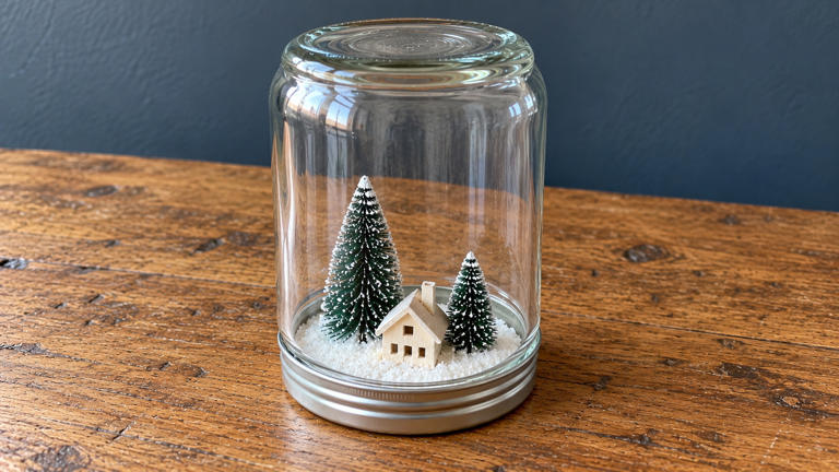 5 DIY snow globes to make for holiday gifts and displays