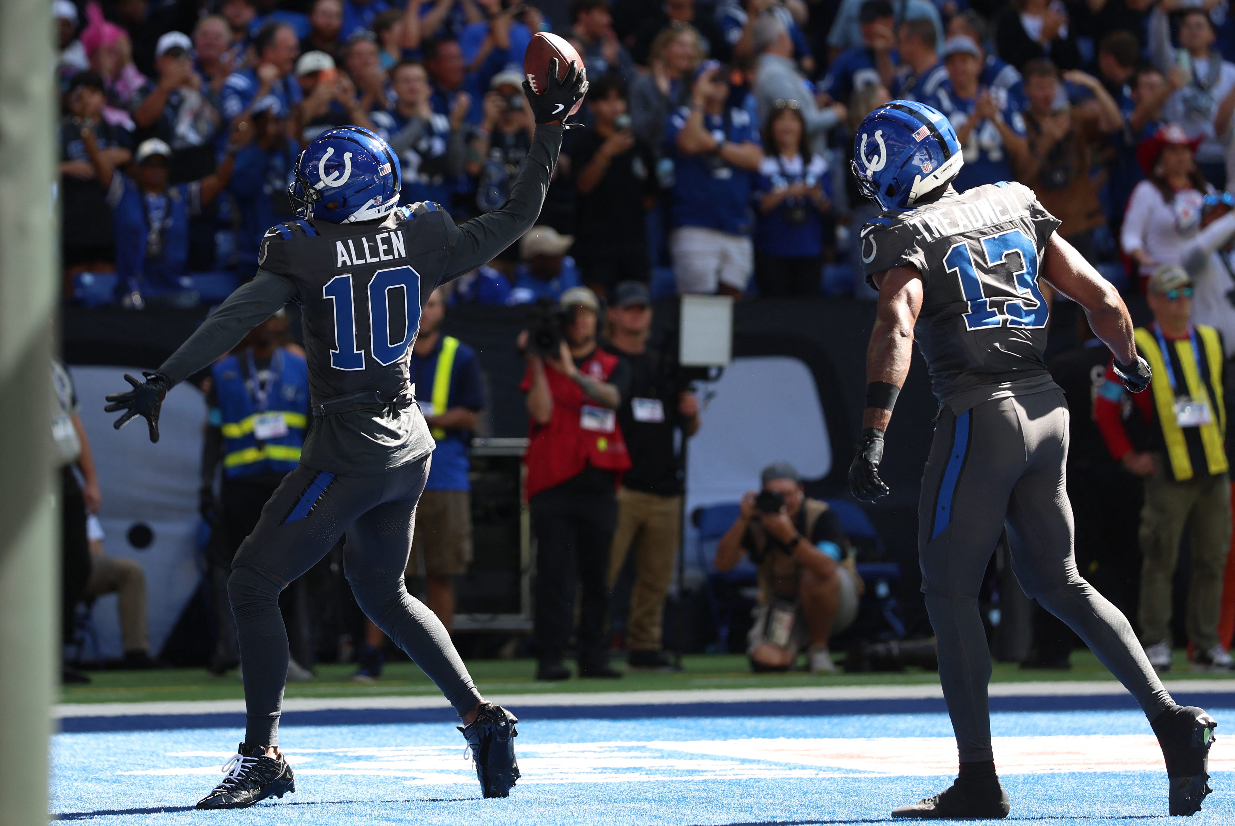 Keenan Allen remains limited