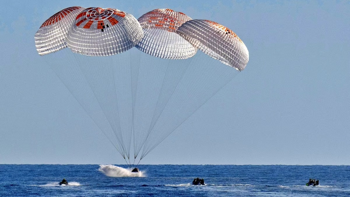 Watch: Four astronauts splashdown after 27-hour-long return journey ...