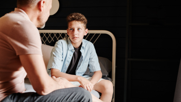 Think apologising to your kids makes you look weak? Research says it ...