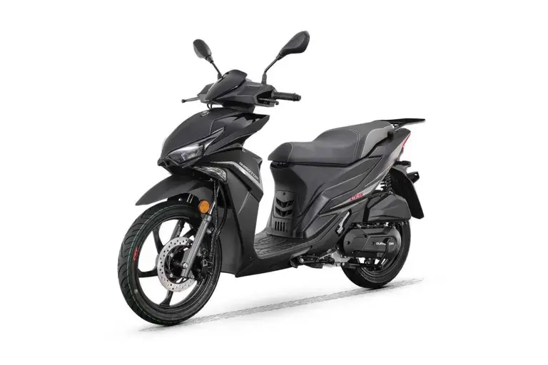 LTS 125S, il nuovo ruote alte QJ Motor che sfida il traffico (e i ...