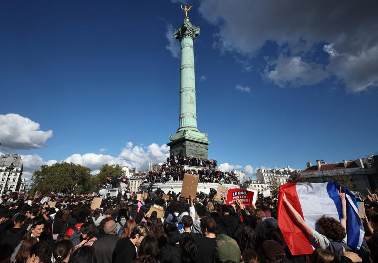 French student protesters swarm historic Bastille site — slam education ...