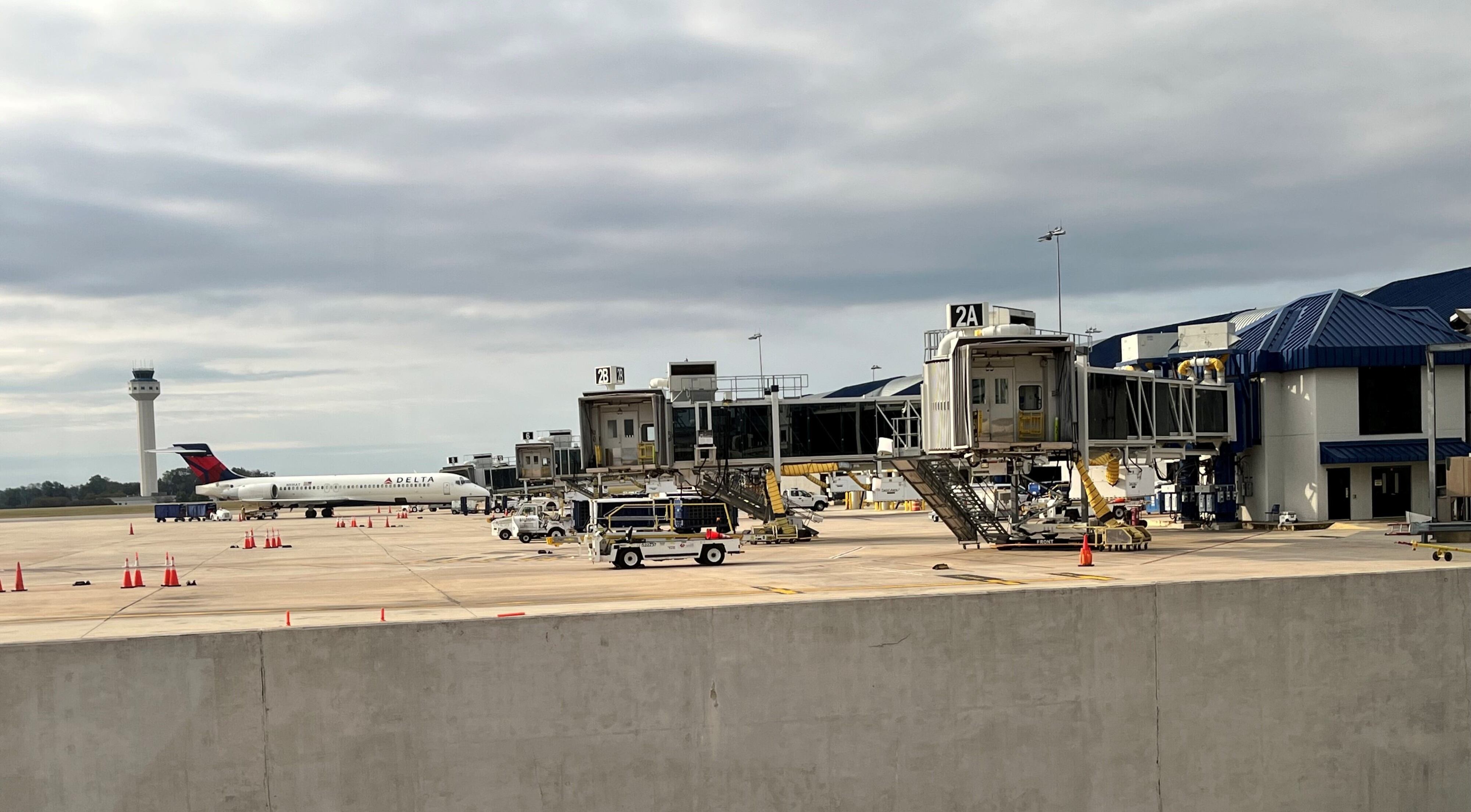 Huntsville airport receives $1.9 million grant to build winter weather ...