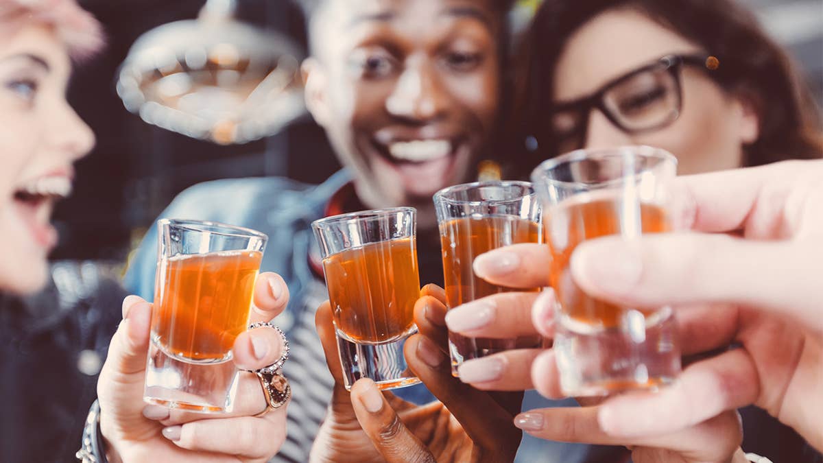 Can you still gain muscle while drinking? The science of post-workout ...