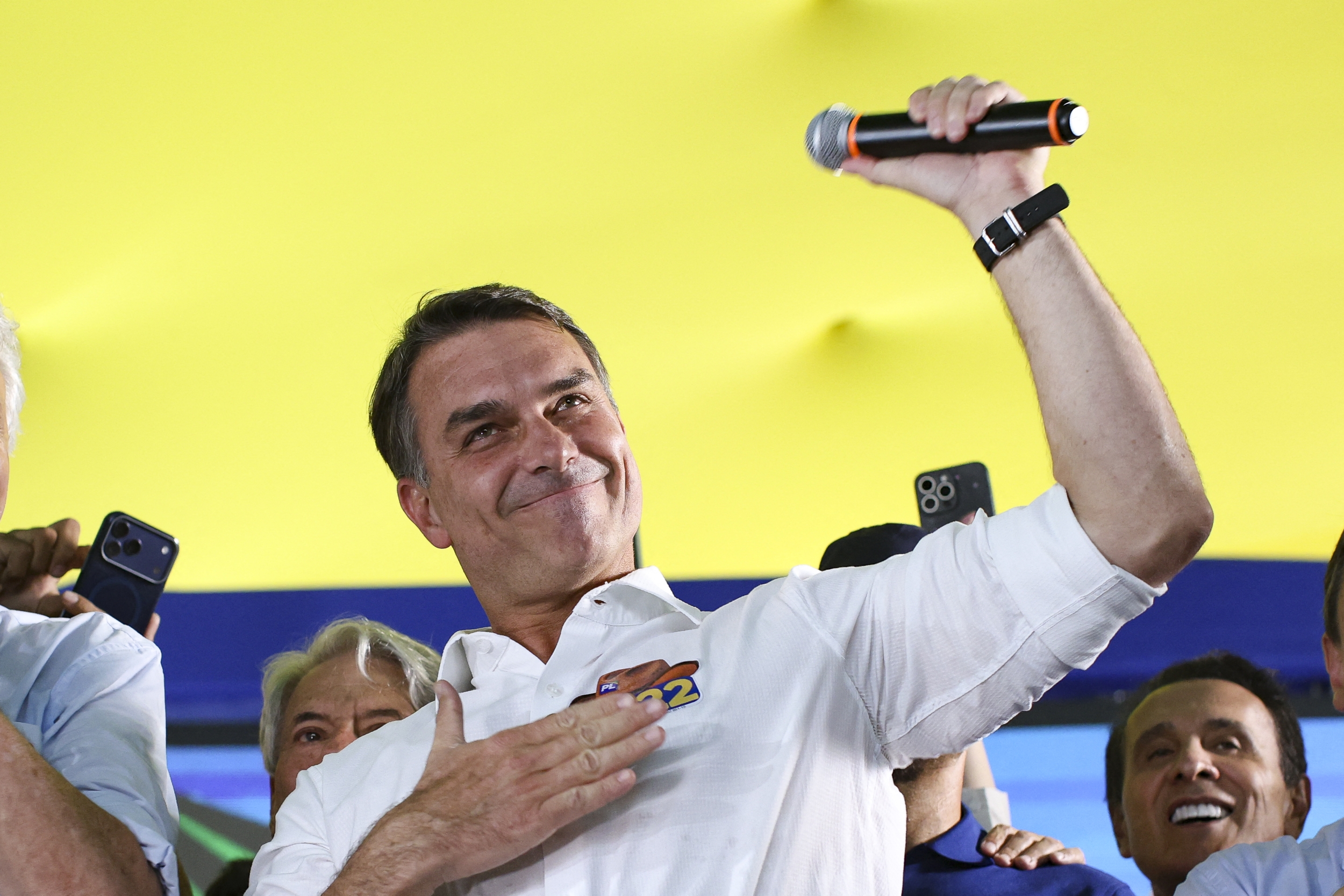 Flávio Bolsonaro leads Lula 53–47 in Brazil's first post-election ...