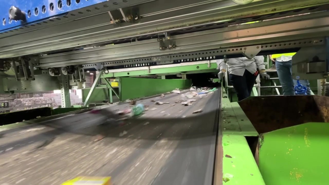 How an AI-powered robot in Sarasota saves 35,000 recyclables a day