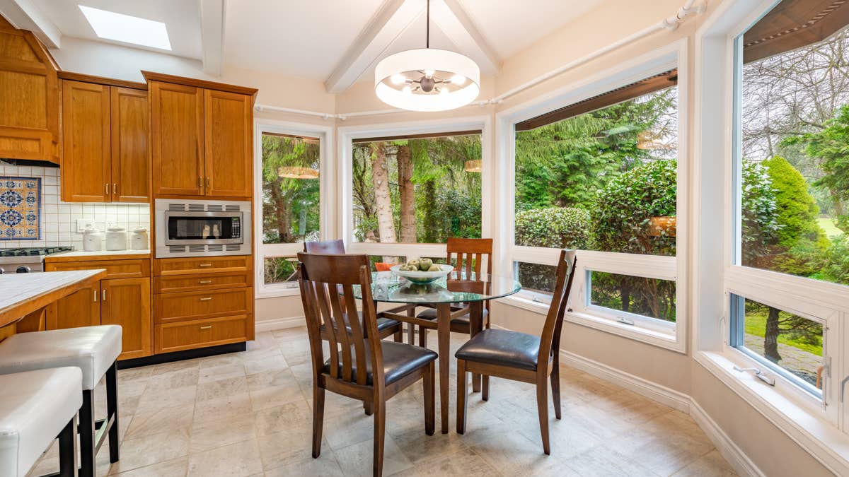 Discover the true value of bay and bow windows: cost vs. home value ...