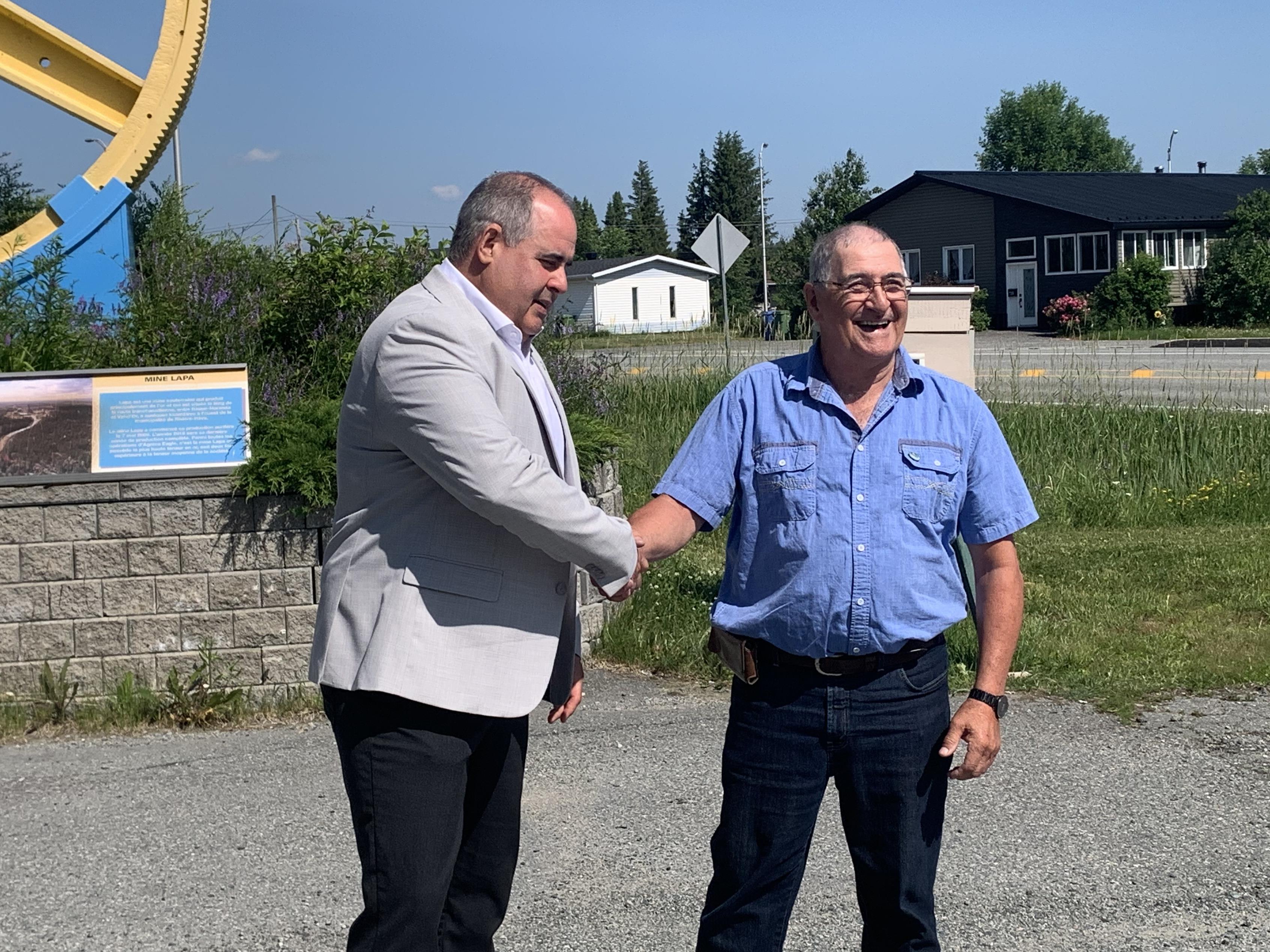 Des citoyens de Rivière-Héva s’opposent à une « fusion » avec Malartic