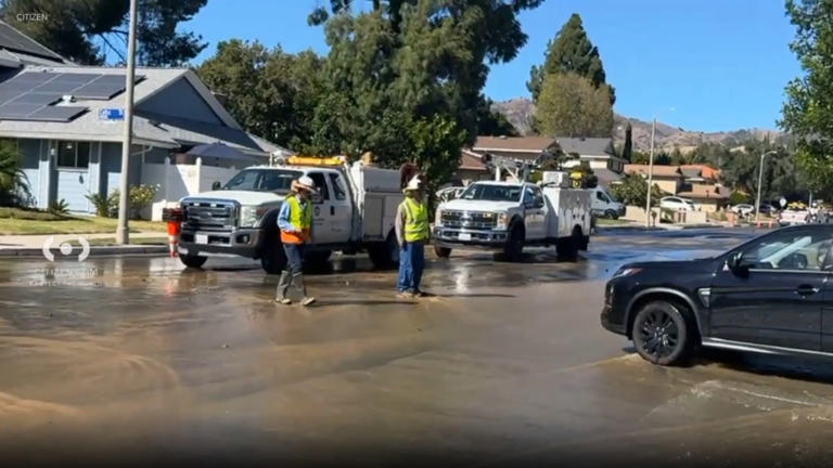 Water main break sends water exploding into air in LA neighborhood