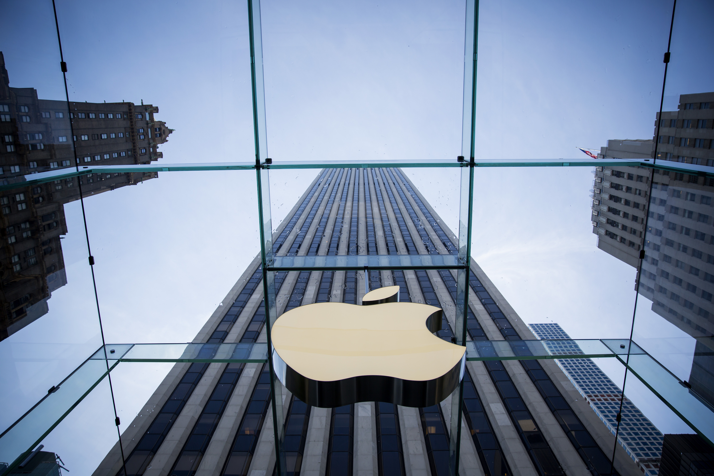 Apple set to launch its first touchscreen MacBook Pro and redesigned ...
