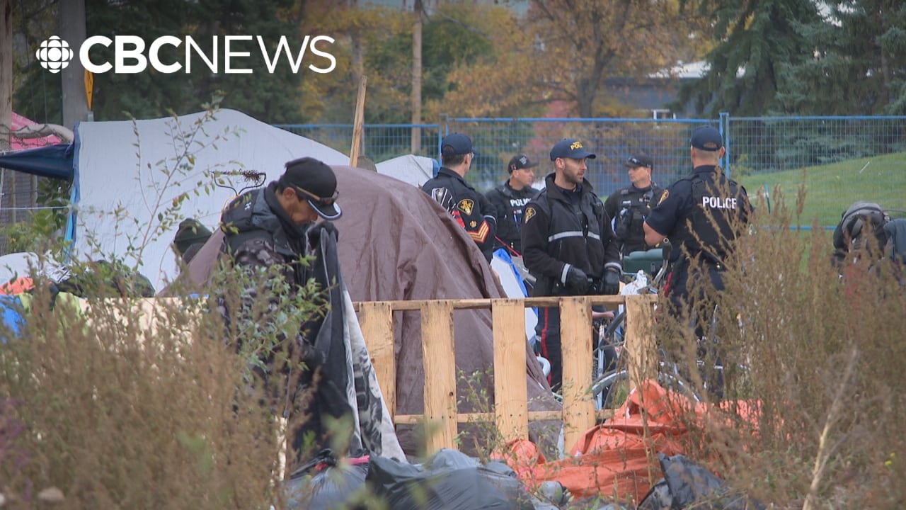 Police, fire department move in to clear Saskatoon encampment