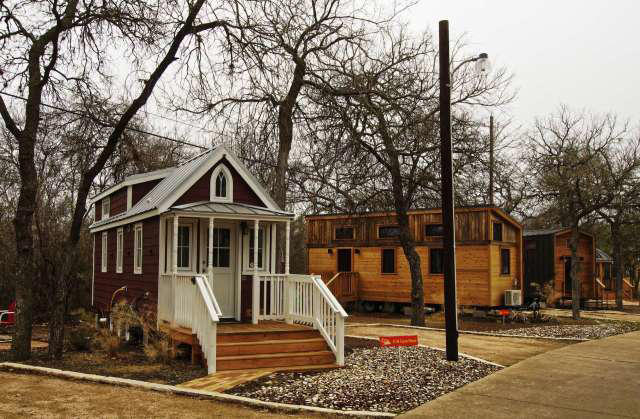 Missouri resident's off-grid tiny-home plans hit roadblock with county ...