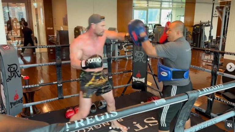 Chris Hemsworth shows off MMA training, should he stick to acting?