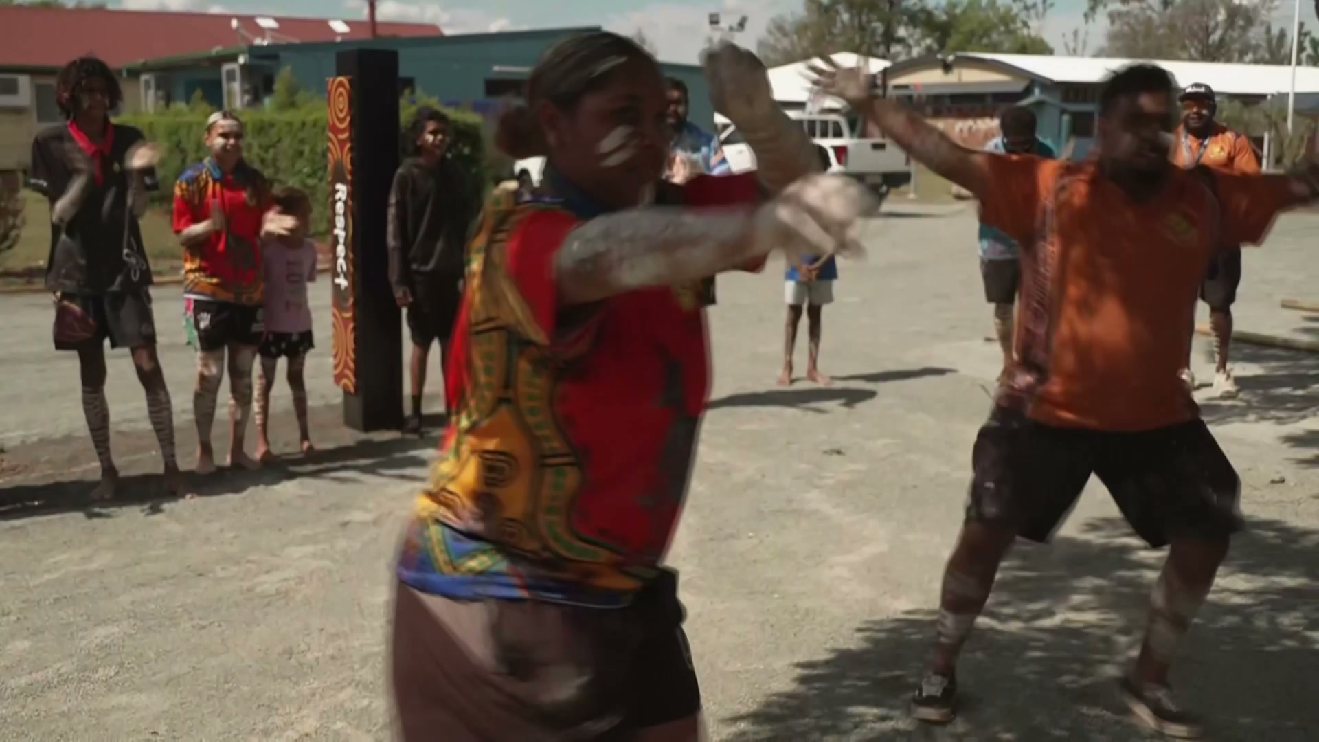 Students at remote Qld Indigenous school learn life lessons