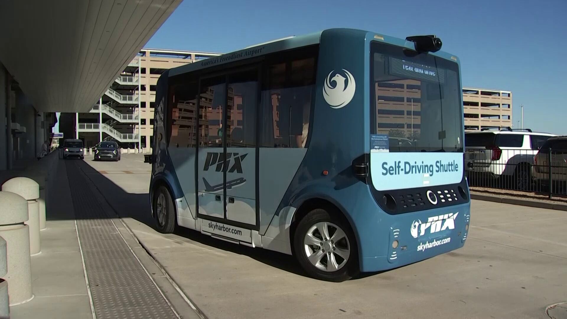 Phoenix Sky Harbor Airport tests driverless shuttles