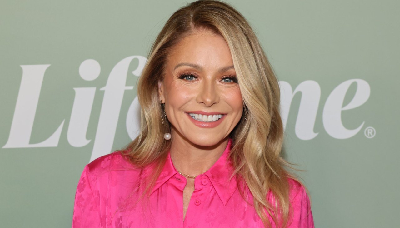 Kelly Ripa ditched crunches and rethought reading in bed to avoid neck ...