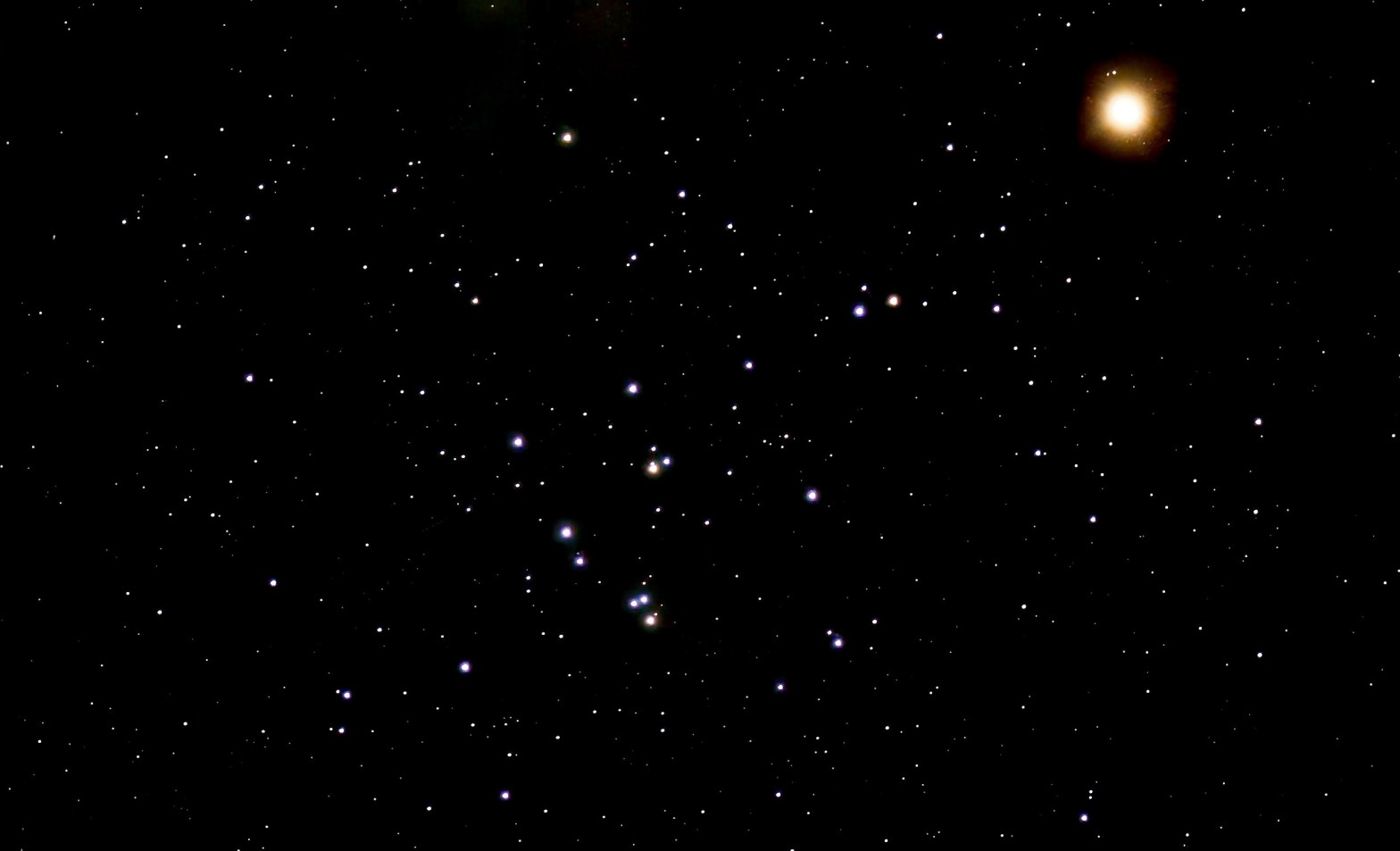The sky today on Sunday, October 11: Mars meets the Beehive