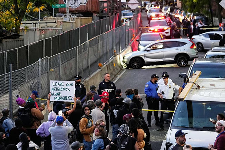 Masked ICE officers shoot a man while making an arrest in New York ...