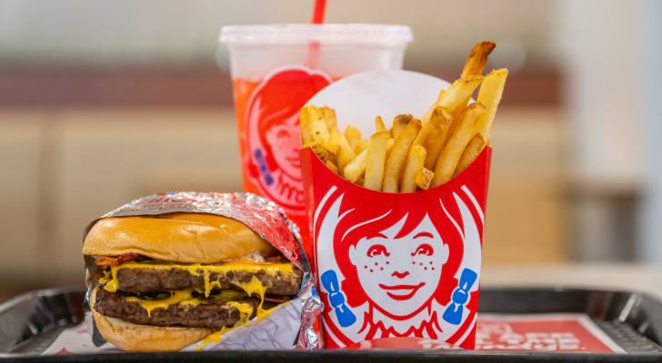 Chicago woman says eating a Wendy’s cheeseburger led to nearly $100,000 ...