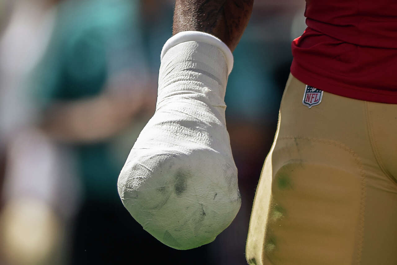 49ers DE Romello Height inspired by Patrick Willis to play through ...