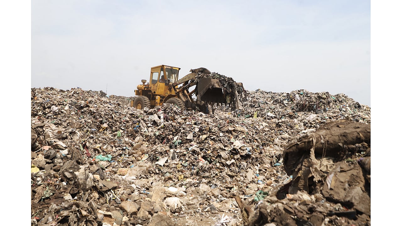 'Withdraw daily 1,200 kg garbage collection target'